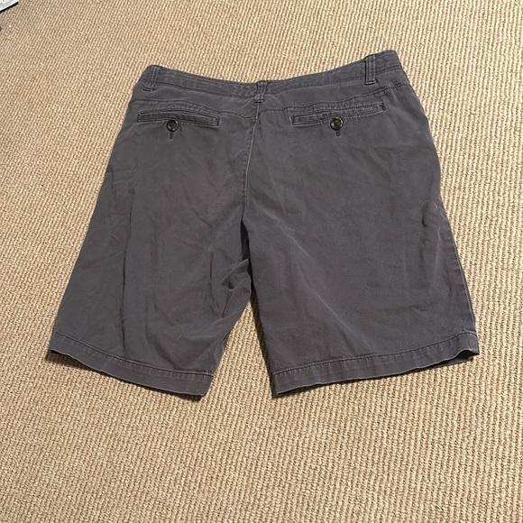 Flat front shorts - Picture 2 of 2